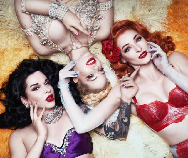 Celovečerní Burlesque show