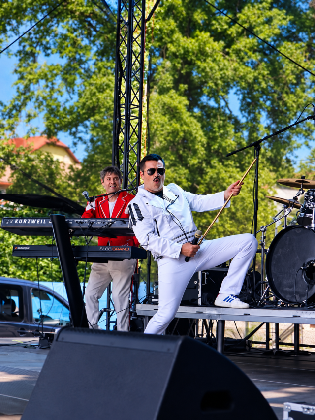 QUEENWAYS - QUEEN TRIBUTE BAND