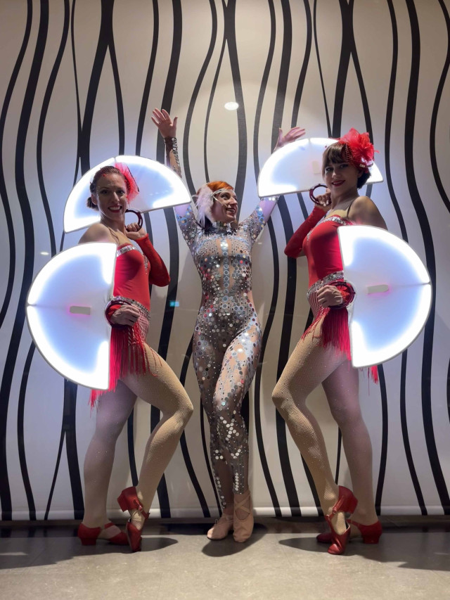 Swing Logo show