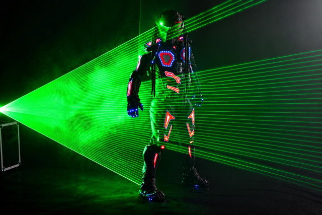 Duo laser show predators