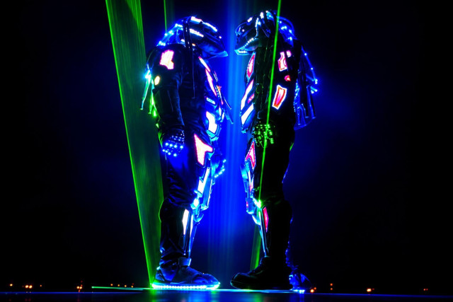 Duo laser show predators
