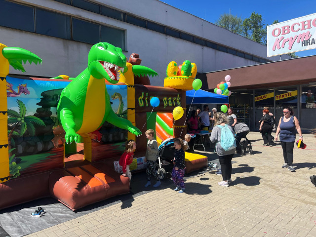 Skákací hrad Dino park