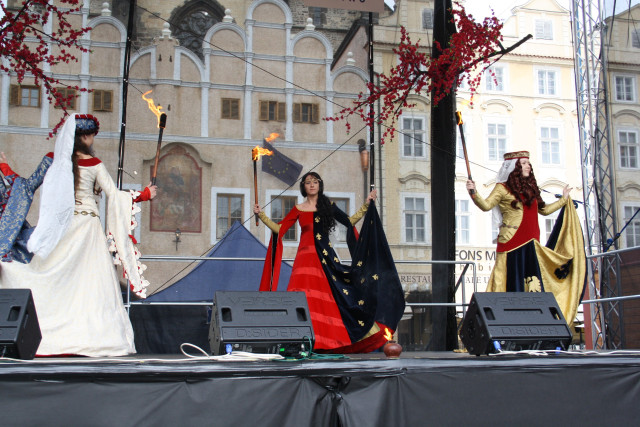Dvorské tance