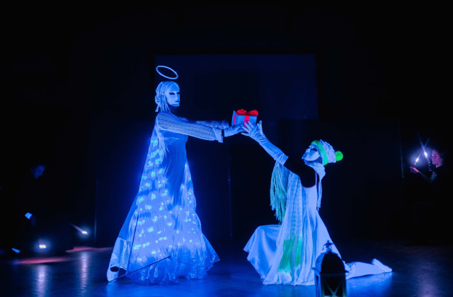 UV show kouzlo Vánoc