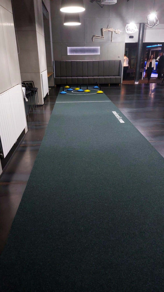Indoor curling na koberci