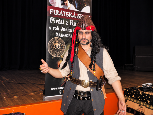 Piráti z Karibiku: Jack Sparrow