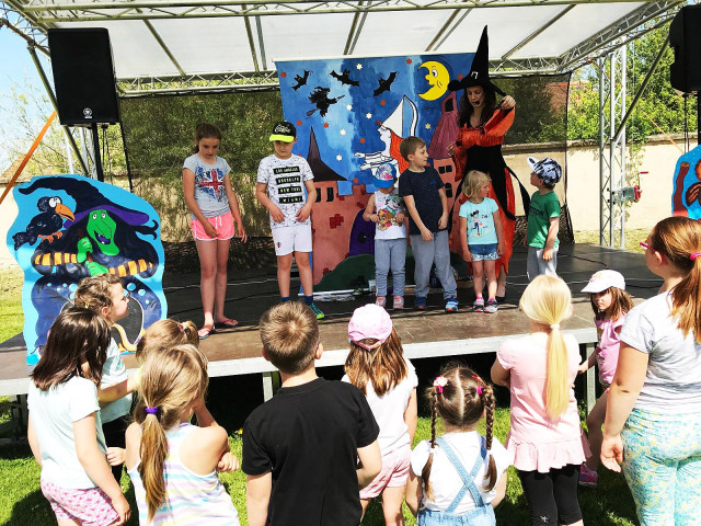 Čarodějnická show