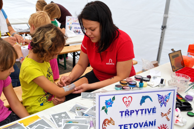Třpytivé tetování