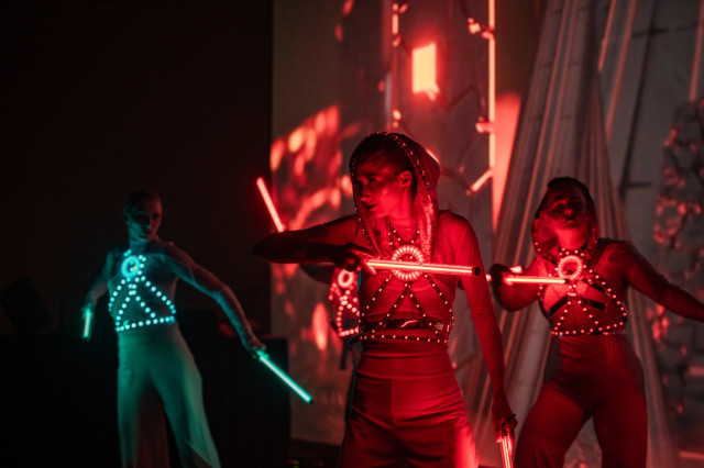 LED show s projekcemi