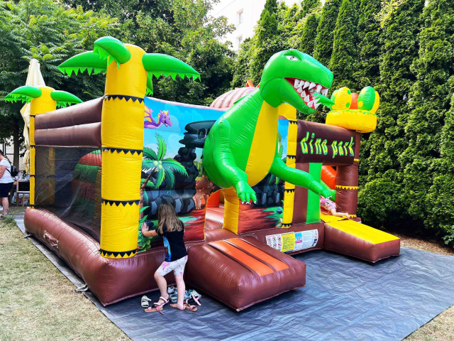 Skákací hrad Dino park