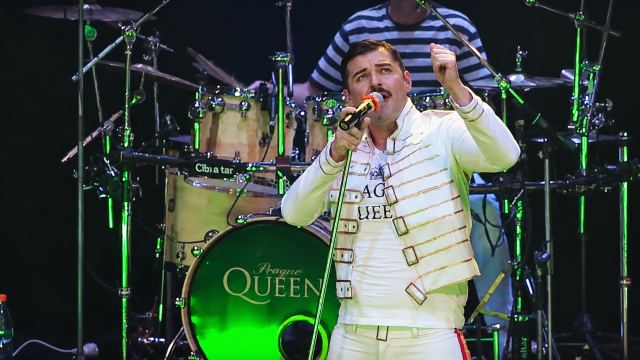 FREDDIE MERCURY LIVE EXPERIENCE