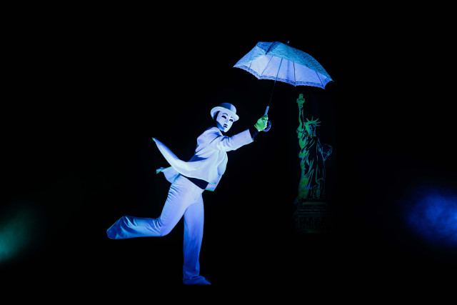 UV show BLUE ILLUSION