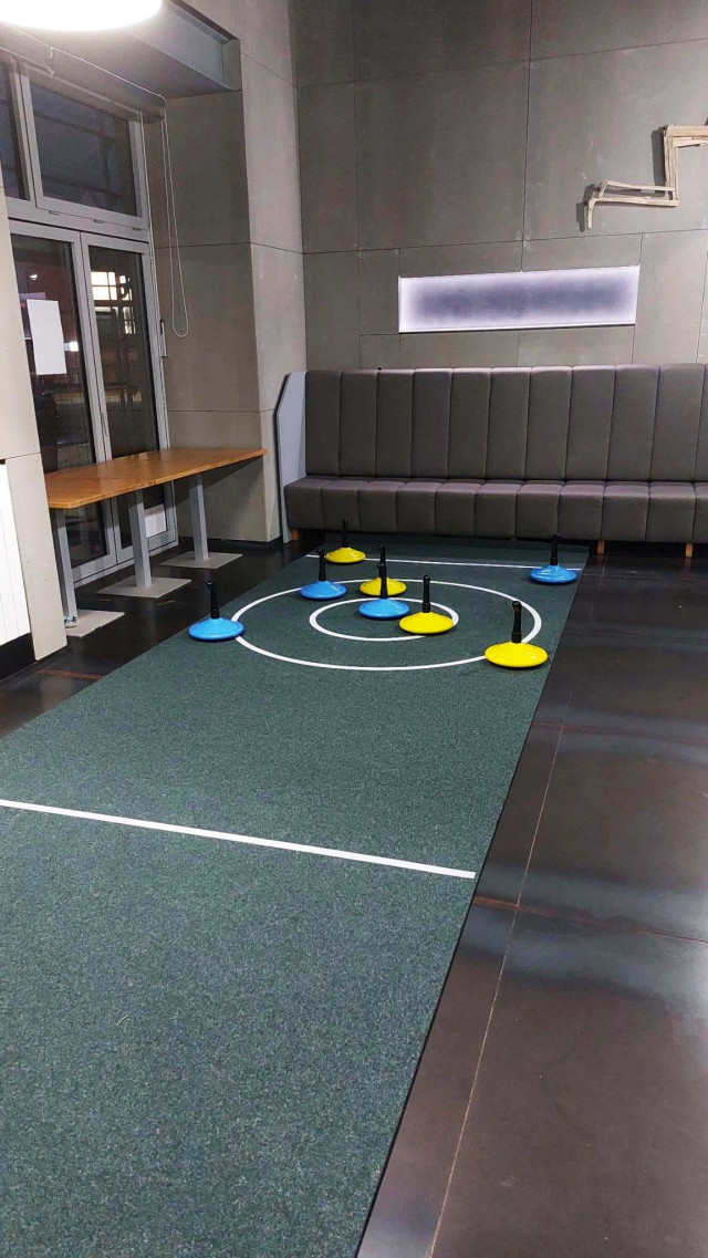 Indoor curling na koberci