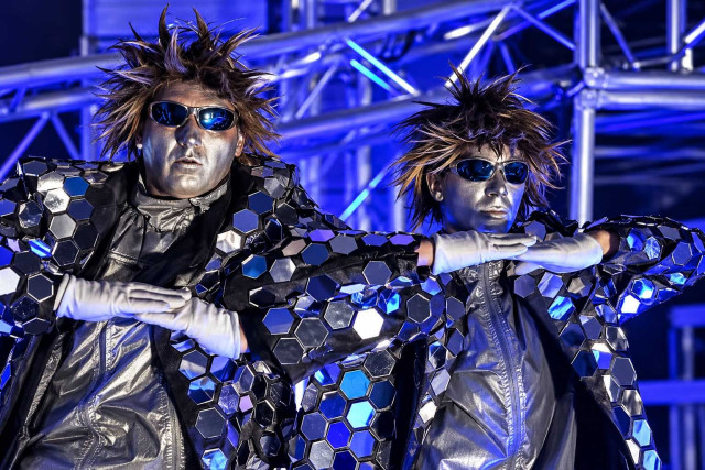 Robotická show