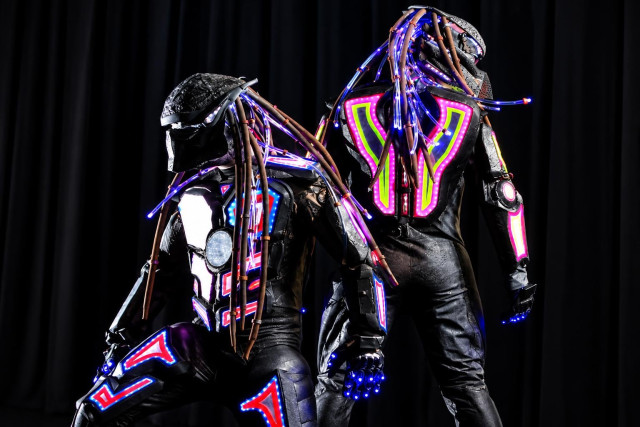 Duo laser show predators