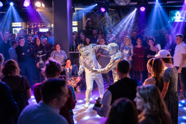 Robotická show