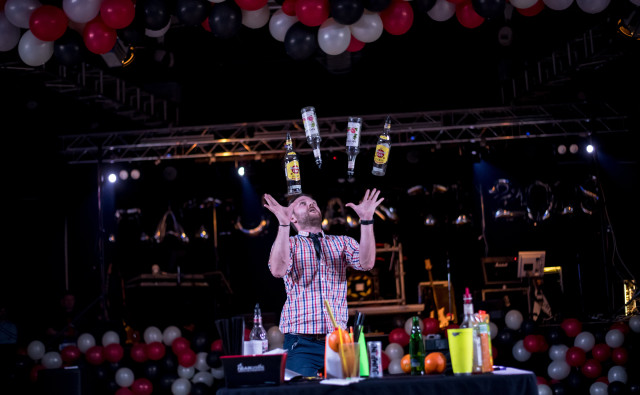 Barmanská show