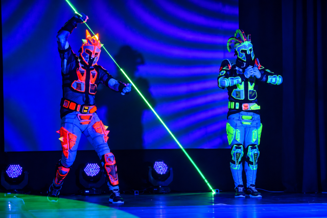 UV robotická light show