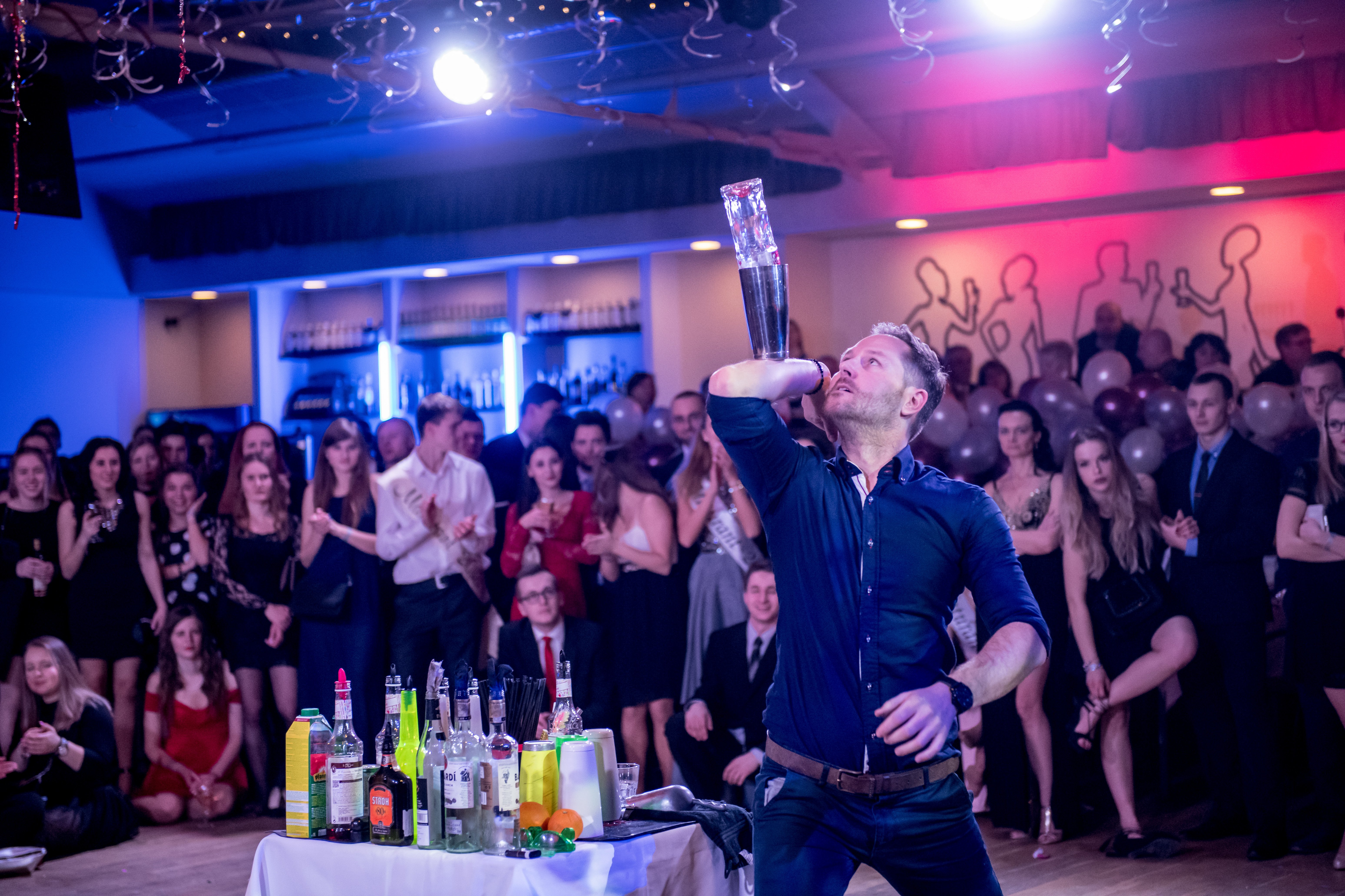 Barmanská show